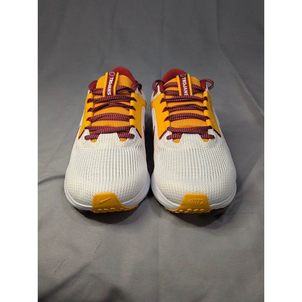 Nike Zoom Pegasus 40 USC Official‎ USC Trojans Issued Running Shoes 9.5 NWOB